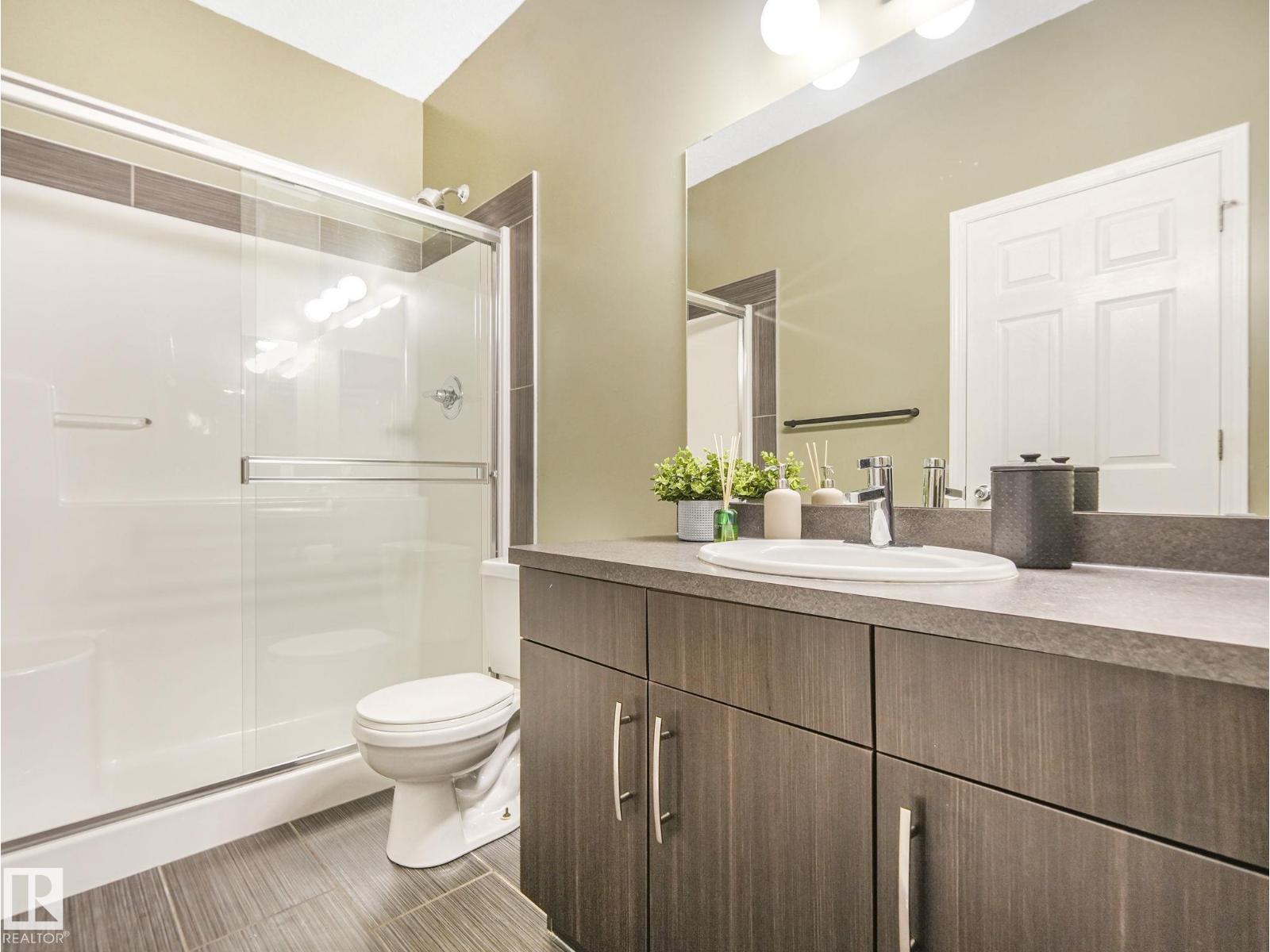 Photo 15 of 1671 Chapman Wy Sw, Edmonton AB