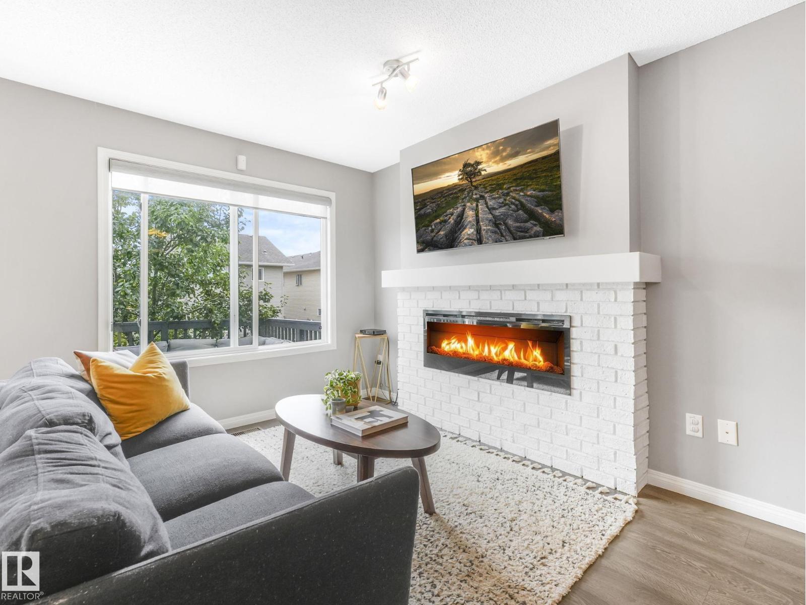 Photo 10 of 1671 Chapman Wy Sw, Edmonton AB