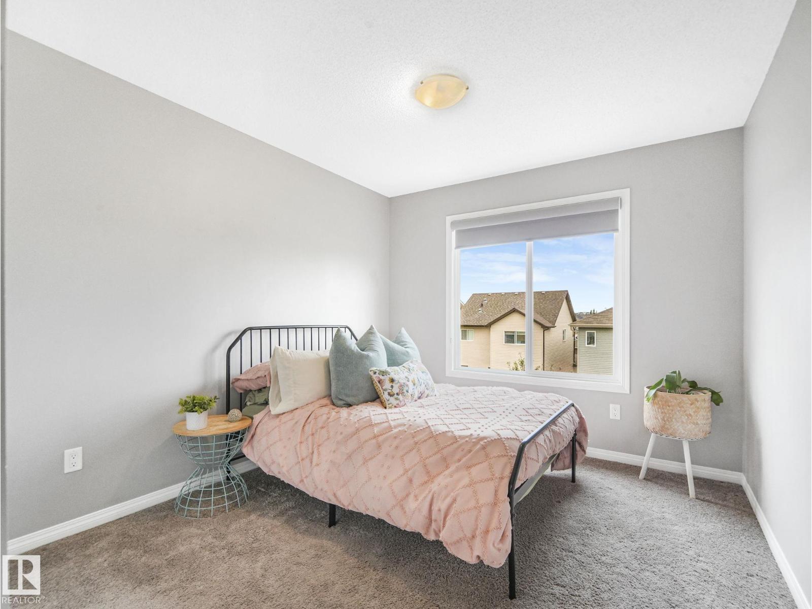 Photo 12 of 1671 Chapman Wy Sw, Edmonton AB