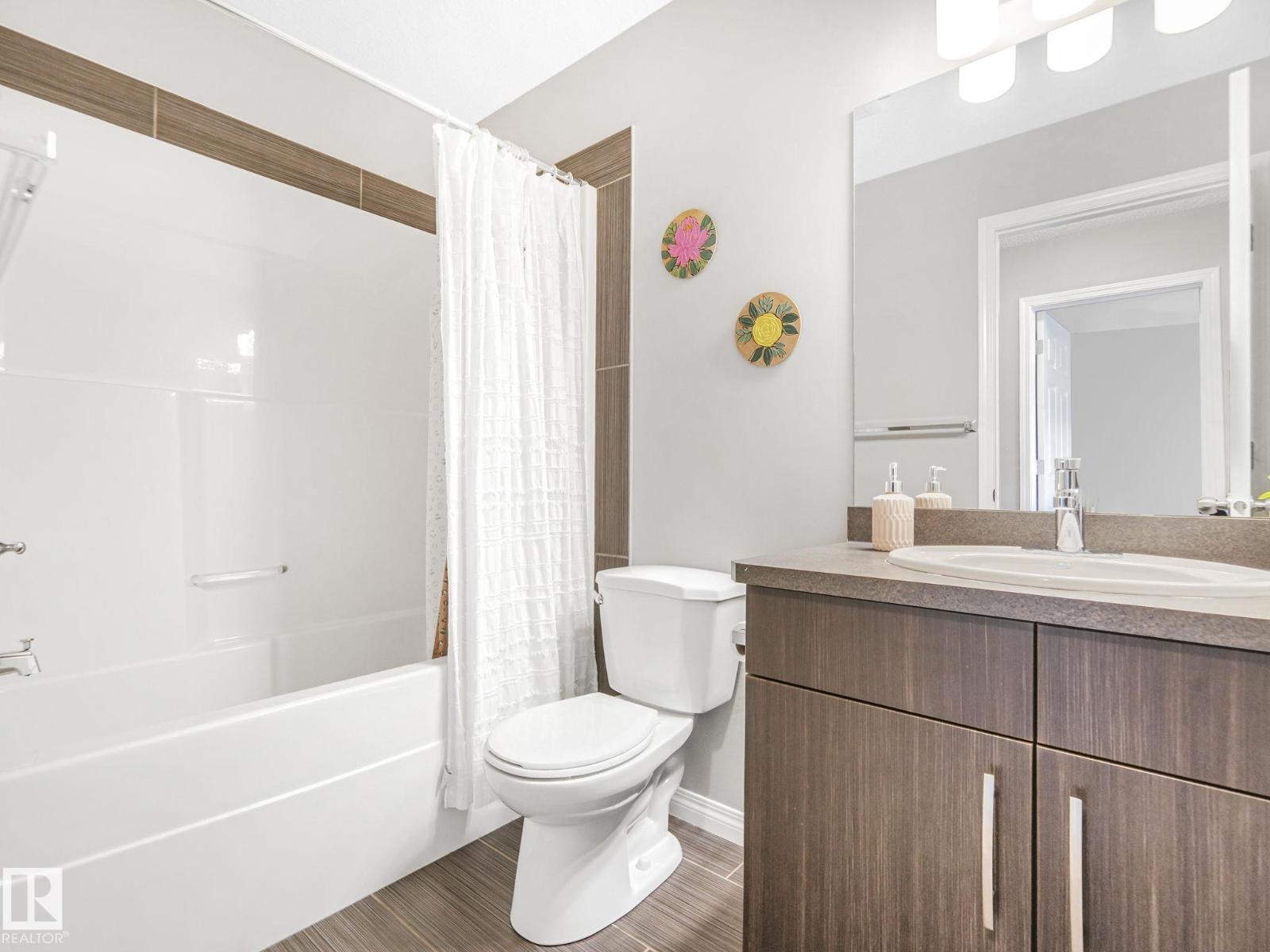 Photo 14 of 1671 Chapman Wy Sw, Edmonton AB