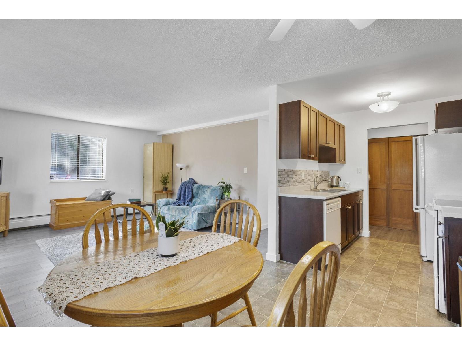 Photo 3 of 116 32175 Old Yale Road, Abbotsford BC