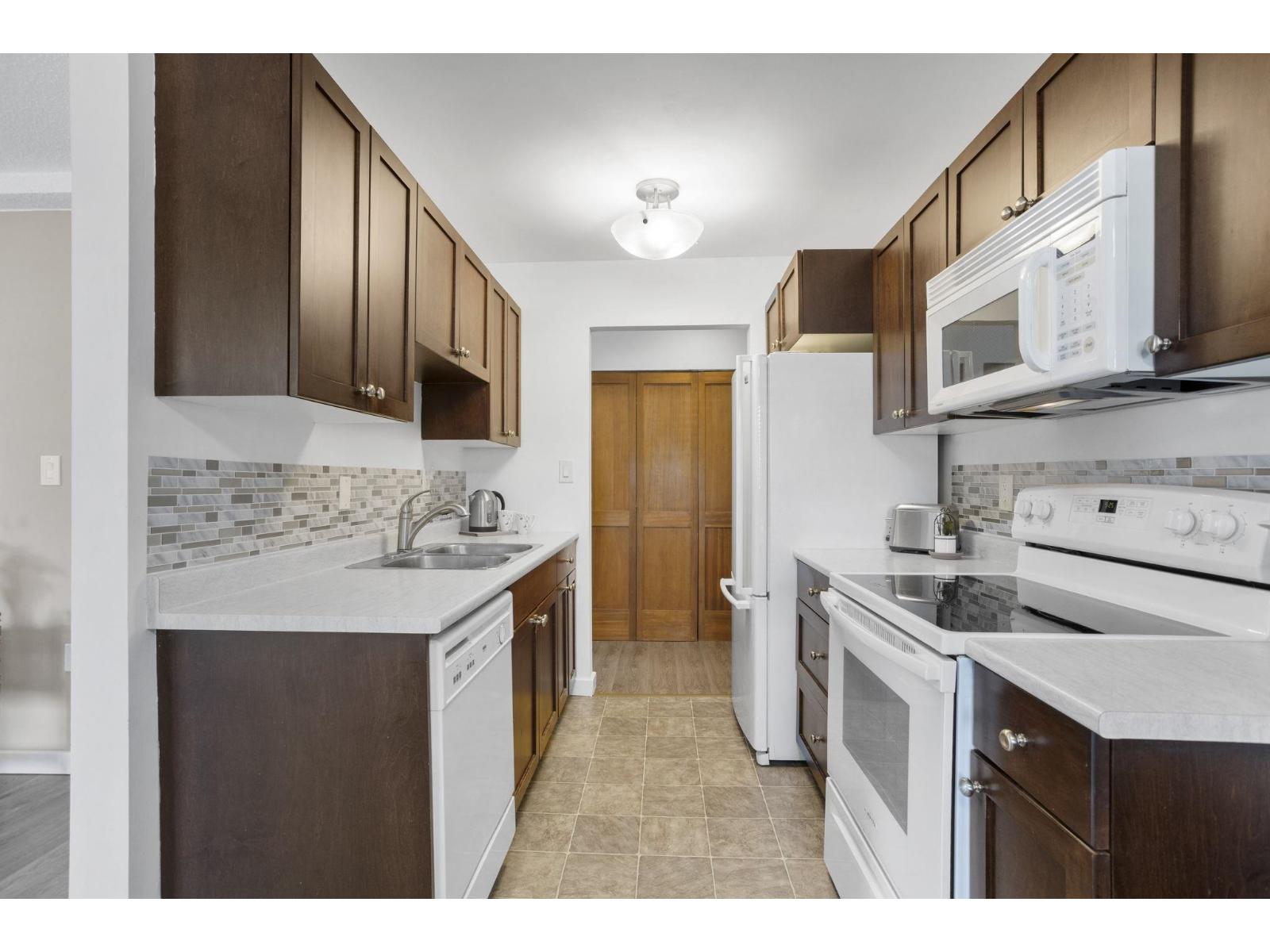 Photo 2 of 116 32175 Old Yale Road, Abbotsford BC