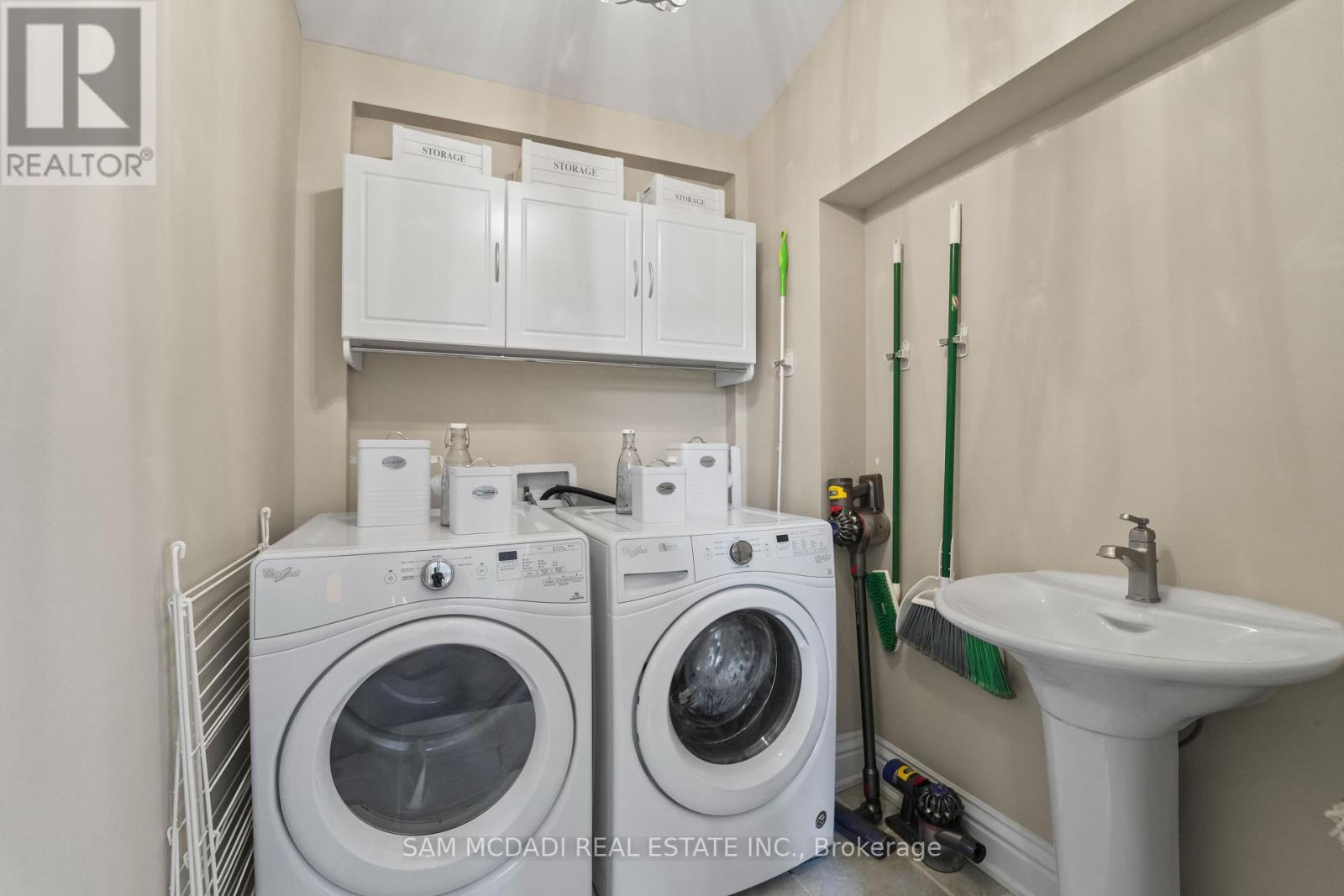 Photo 12 of 1480 Clarkson Road N, Mississauga ON