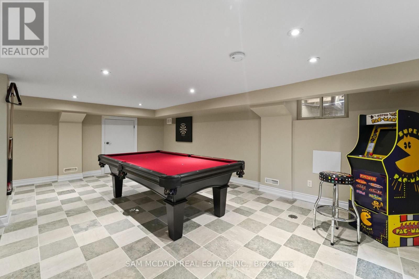 Photo 1 of 1480 Clarkson Road N, Mississauga ON