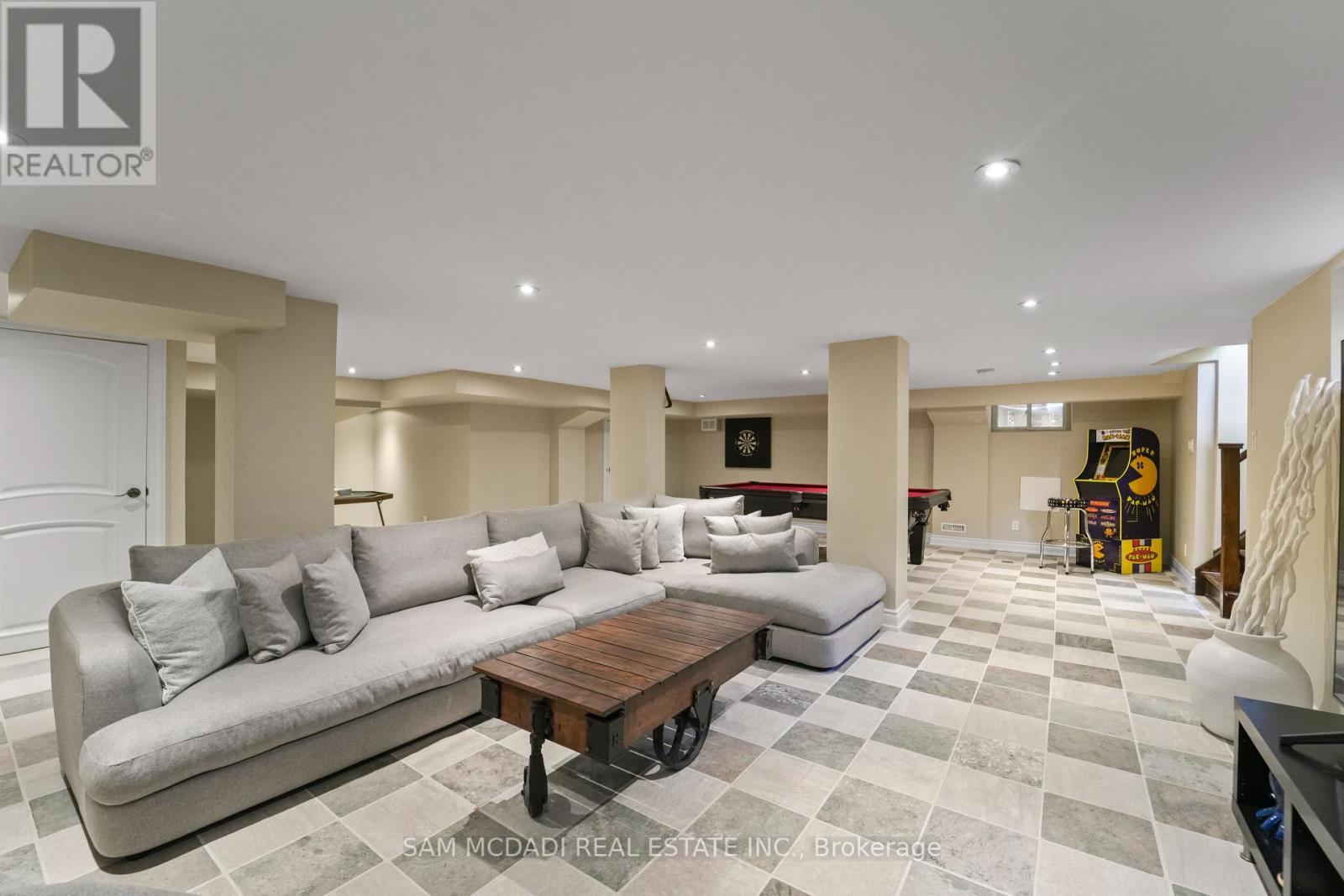 Photo 39 of 1480 Clarkson Road N, Mississauga ON