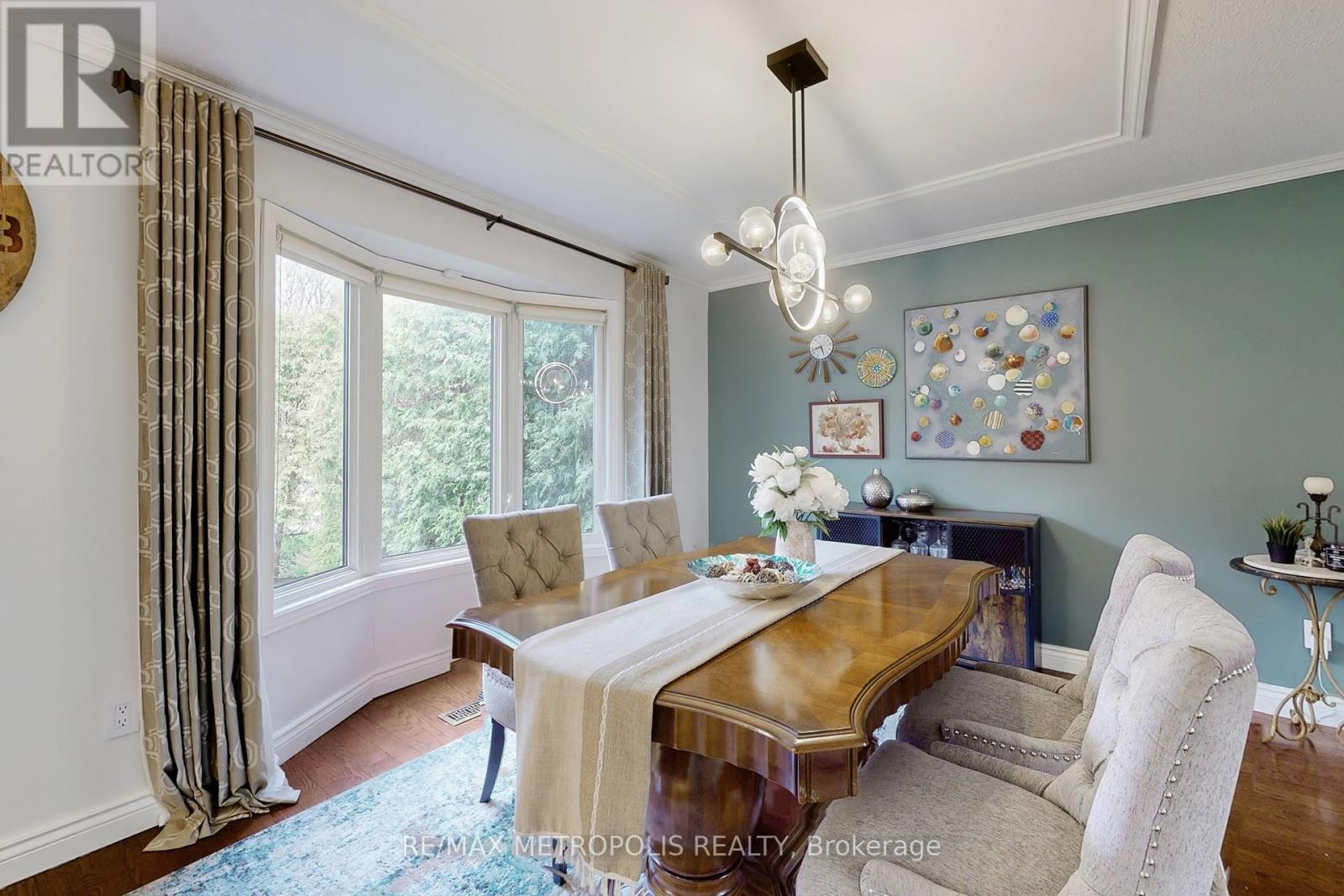 Photo 13 of 1310 Golden Meadow Trail, Oakville ON