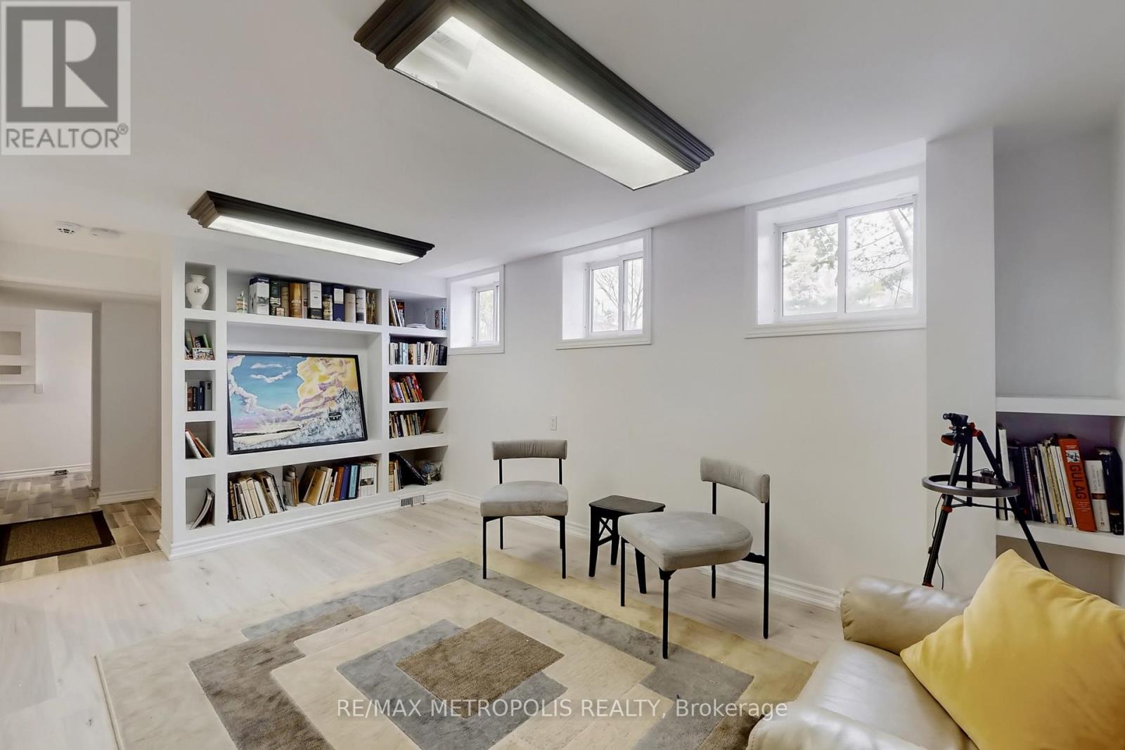 Photo 36 of 1310 Golden Meadow Trail, Oakville ON