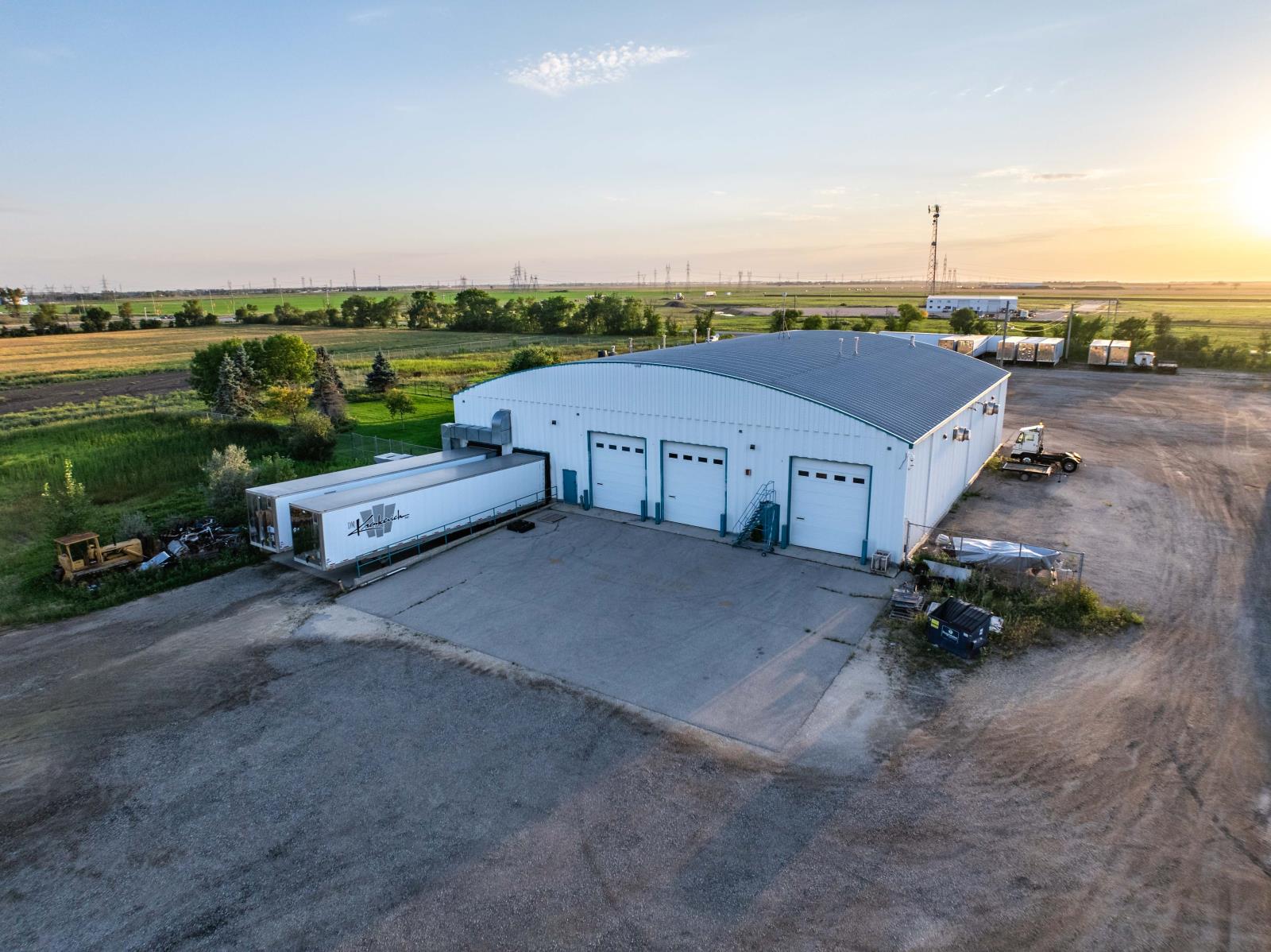 Photo 17 of 2277 Pipeline Rd, West Saint Paul MB