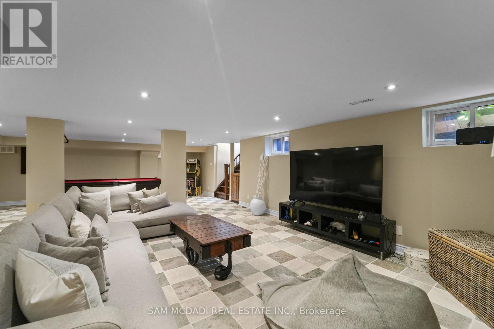 Photo 10 of 1480 Clarkson Road N, Mississauga ON