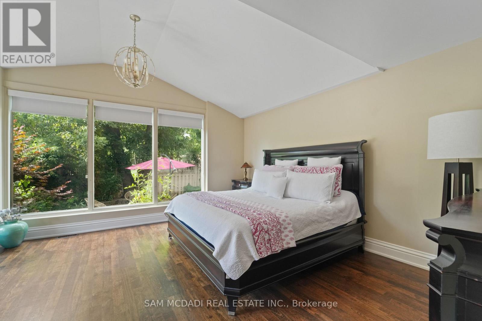 Photo 22 of 1480 Clarkson Road N, Mississauga ON