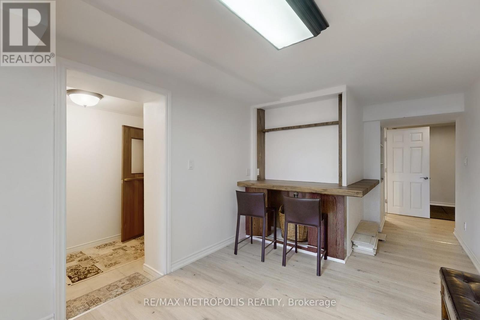 Photo 38 of 1310 Golden Meadow Trail, Oakville ON