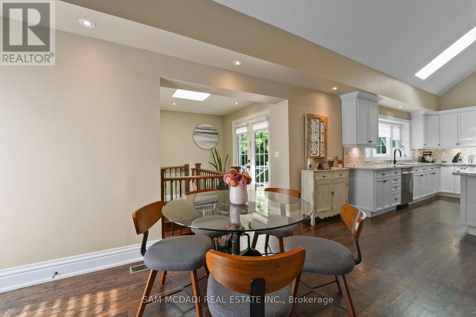 Photo 11 of 1480 Clarkson Road N, Mississauga ON