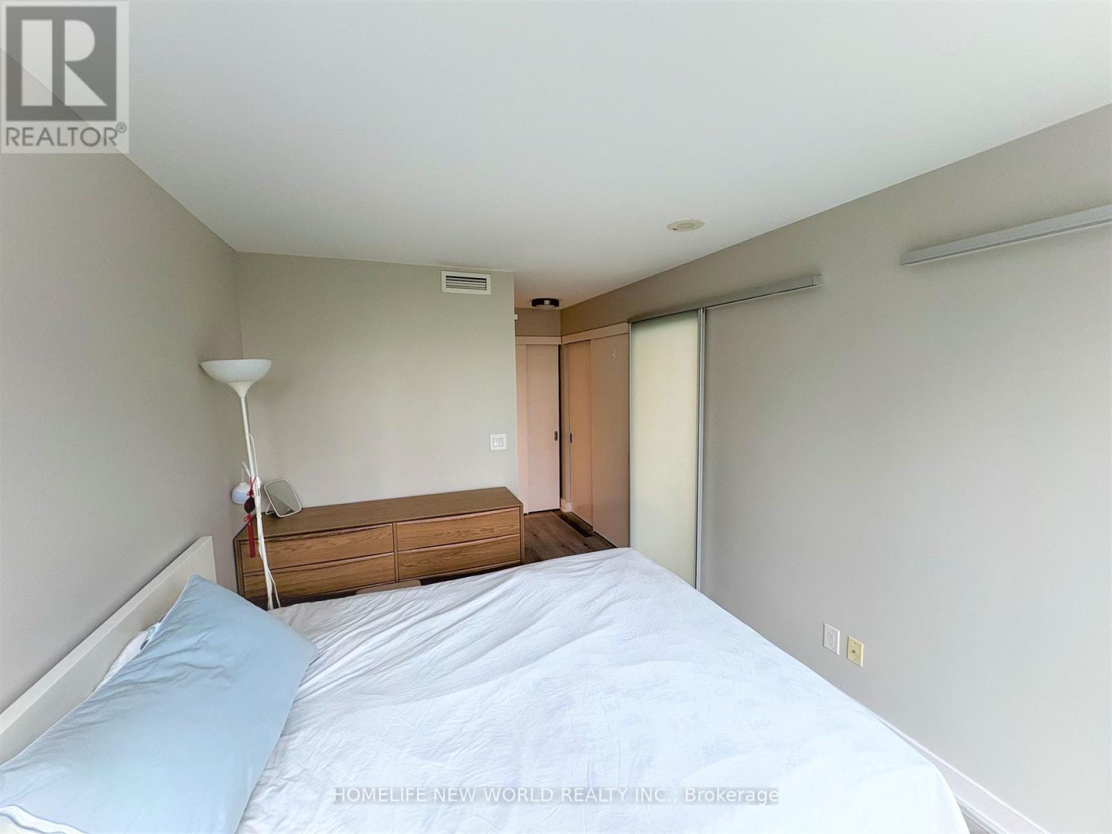 Photo 14 of 503 110 Charles Street E, Toronto ON