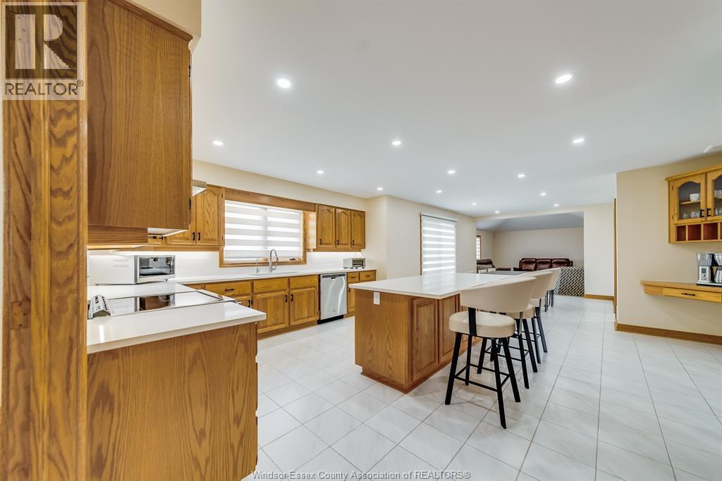 Photo 29 of 2021 Eugeni Street, Tecumseh ON