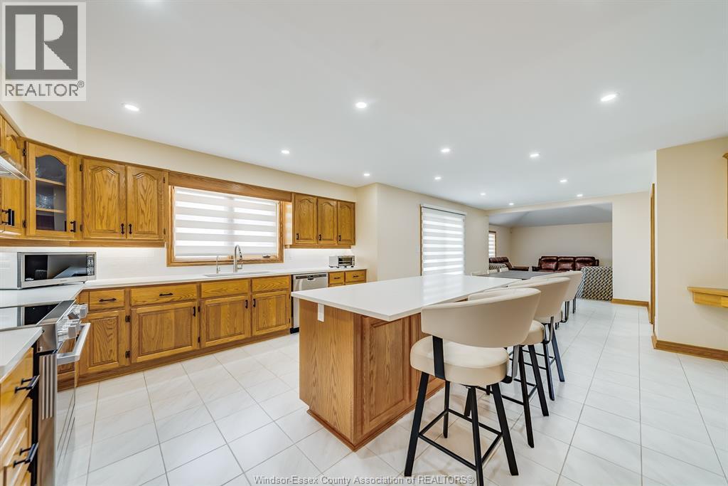 Photo 31 of 2021 Eugeni Street, Tecumseh ON