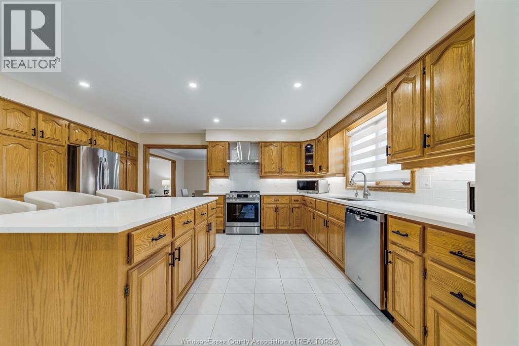 Photo 9 of 2021 Eugeni Street, Tecumseh ON