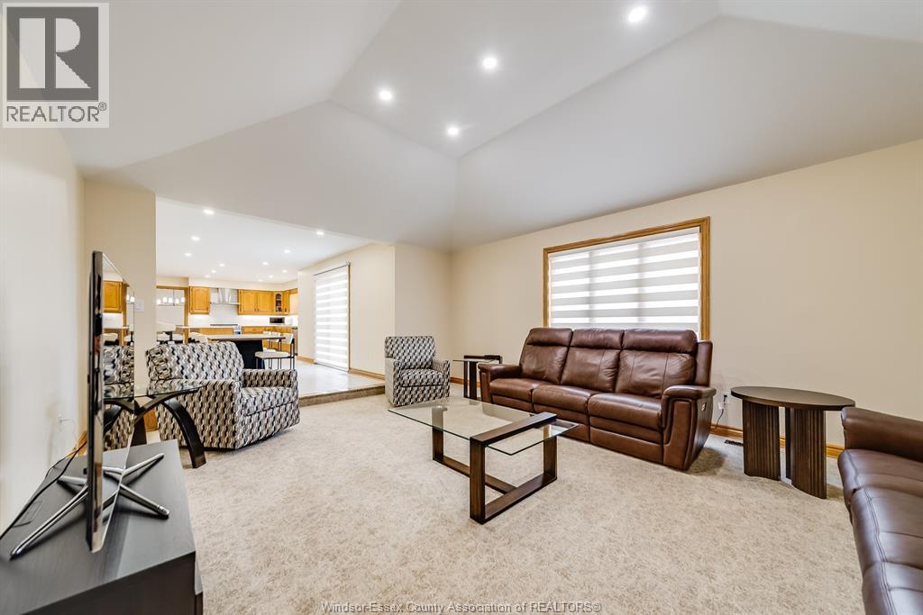 Photo 24 of 2021 Eugeni Street, Tecumseh ON