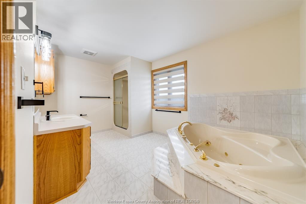 Photo 20 of 2021 Eugeni Street, Tecumseh ON
