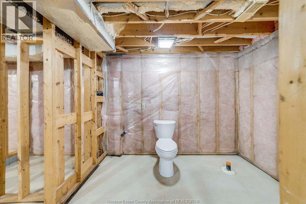 Photo 44 of 2021 Eugeni Street, Tecumseh ON