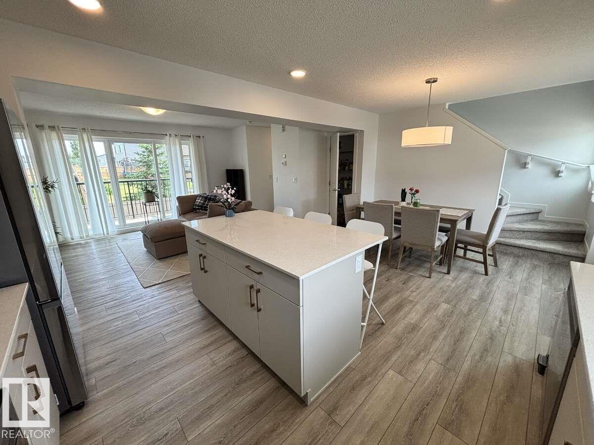 Photo 13 of 52 1025 Secord Pm Nw, Edmonton AB
