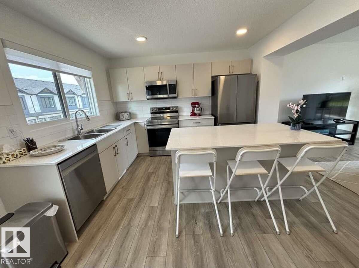 Photo 4 of 52 1025 Secord Pm Nw, Edmonton AB