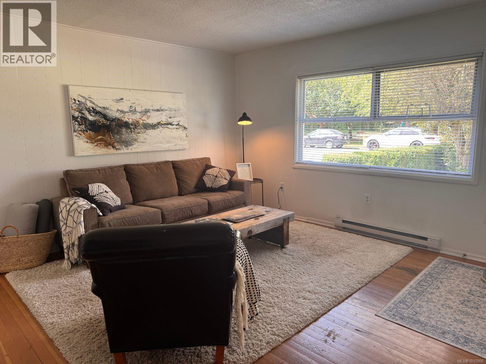 Photo 8 of 130 132 Beech Ave, Duncan BC