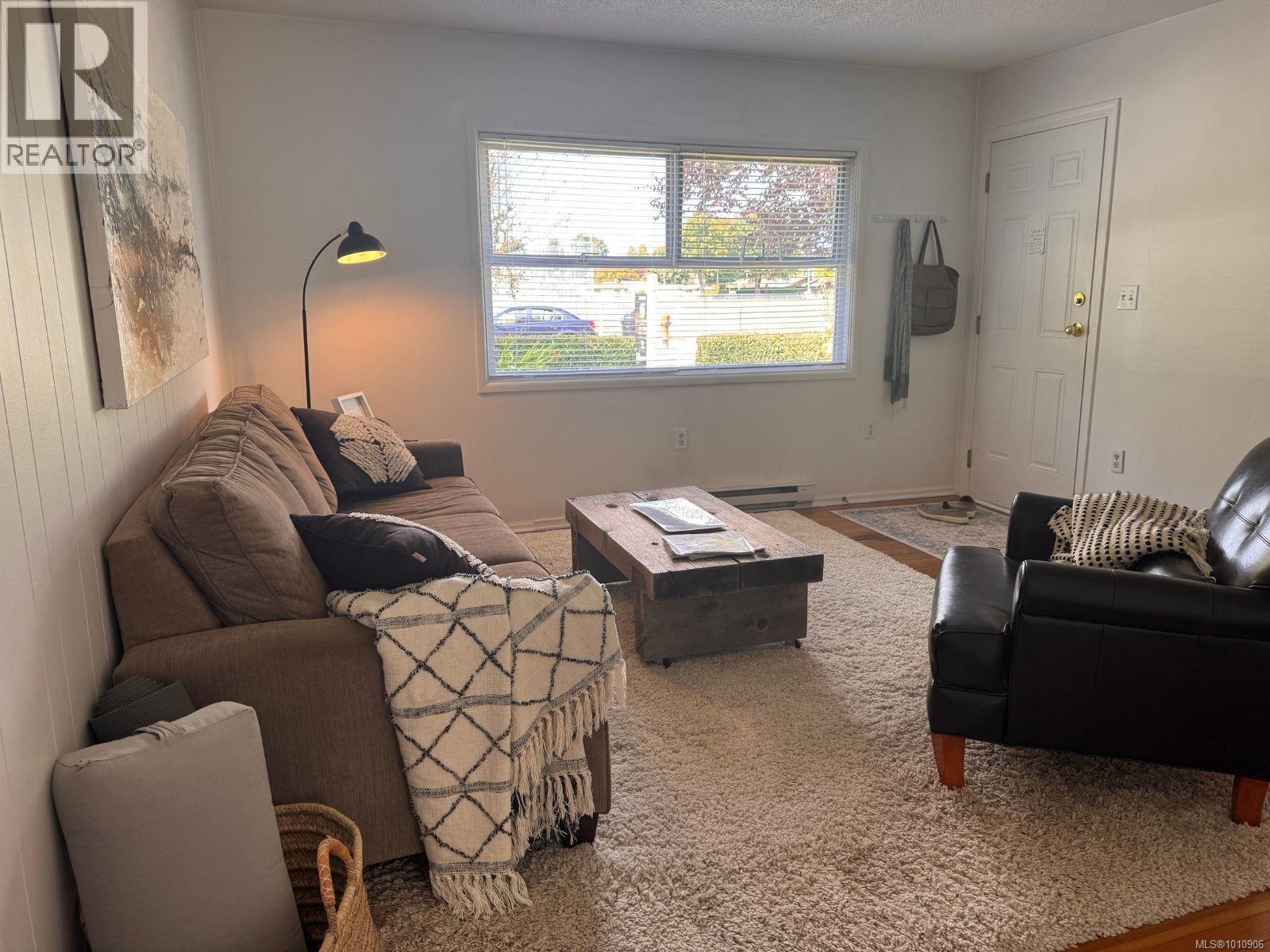 Photo 17 of 130 132 Beech Ave, Duncan BC