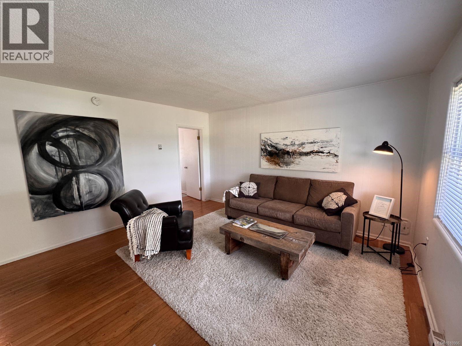 Photo 15 of 130 132 Beech Ave, Duncan BC