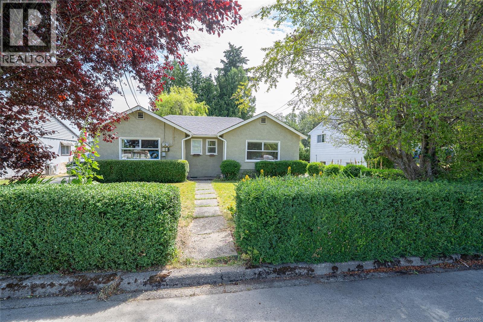 Photo 11 of 130 132 Beech Ave, Duncan BC
