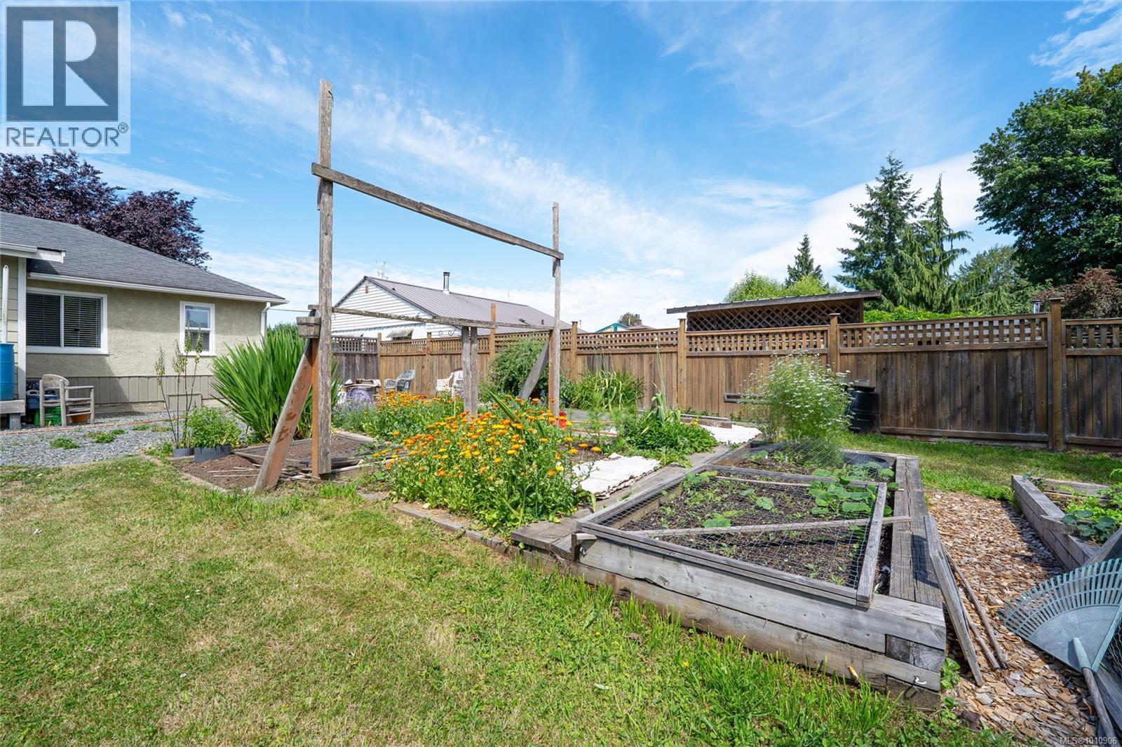 Photo 14 of 130 132 Beech Ave, Duncan BC