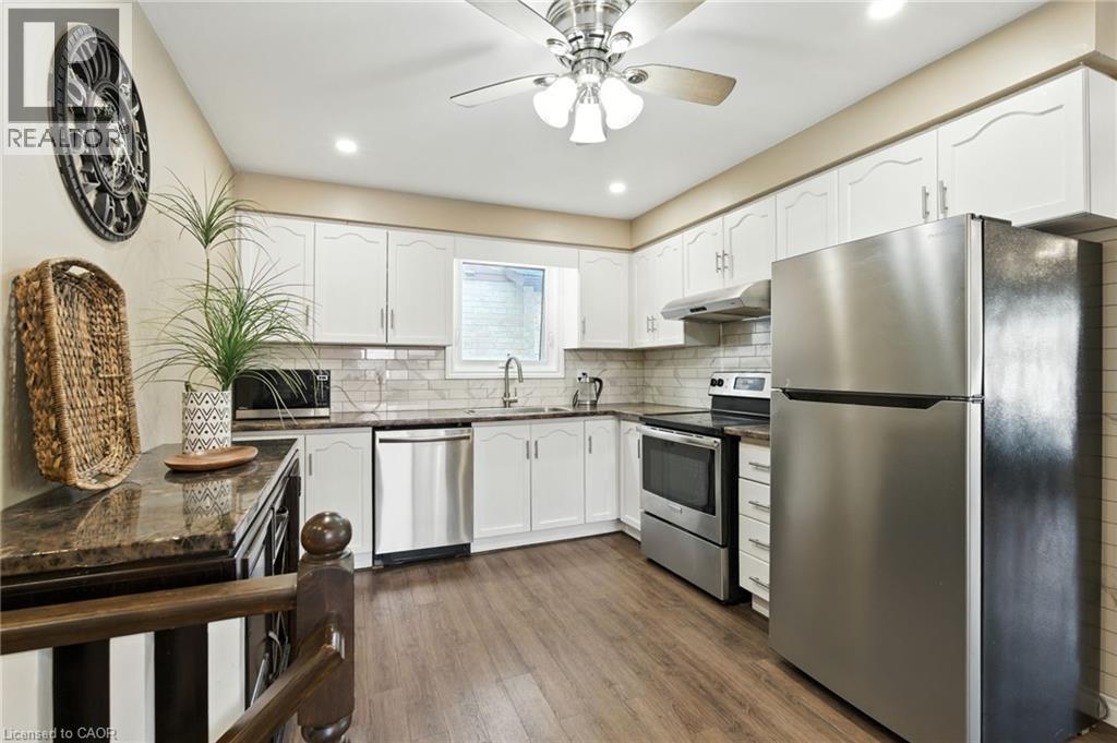 Photo 17 of 2438 Whittaker Drive, Burlington ON