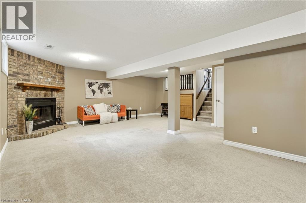 Photo 11 of 2438 Whittaker Drive, Burlington ON