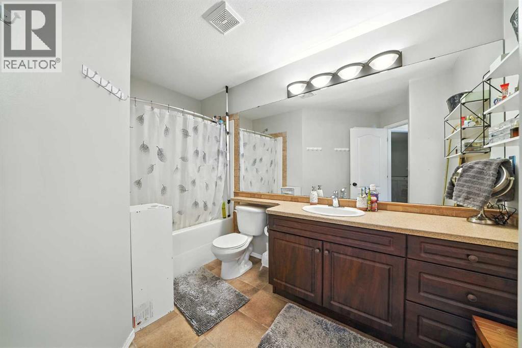 Photo 13 of 187 Inkster Close, Red Deer AB