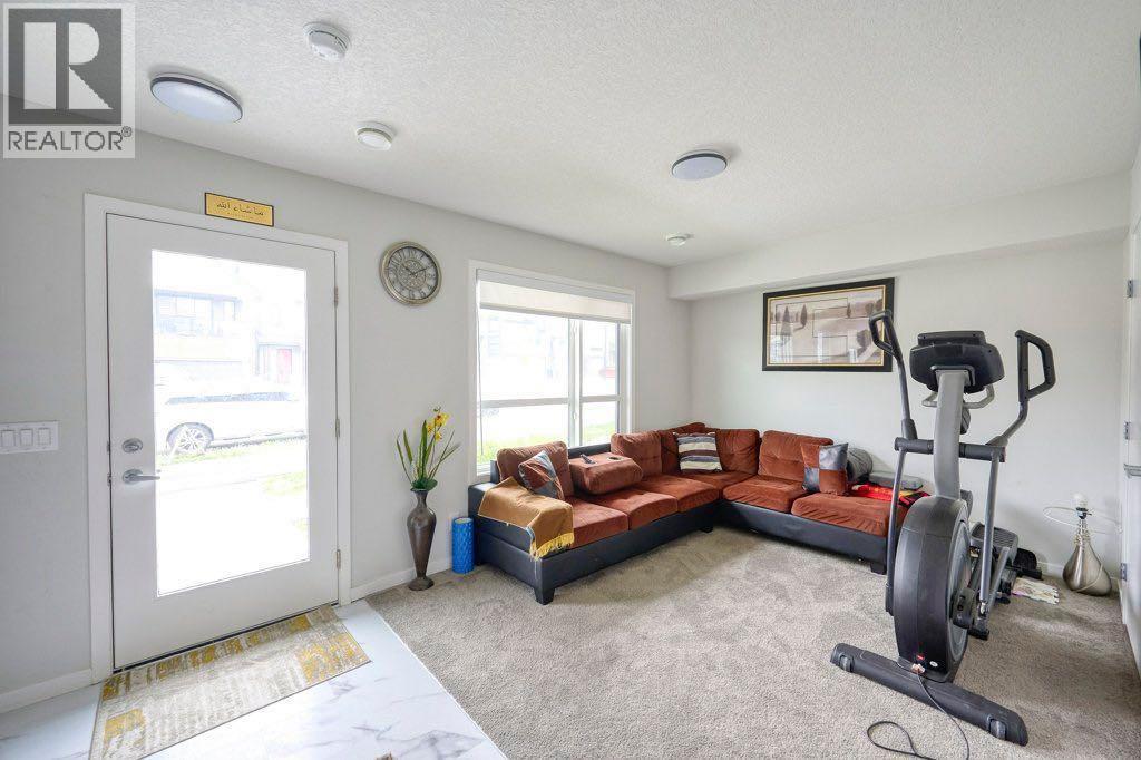 Photo 5 of 50 Cranbrook Gardens Se, Calgary AB