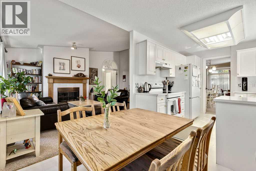 Single Family House for Sale in  Sierra Morena Green SW Signal Hill Calgary 