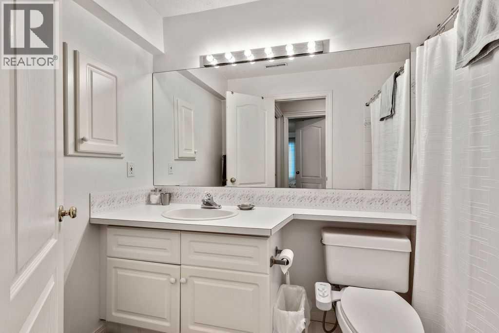 Single Family House for Sale in  Sierra Morena Green SW Signal Hill Calgary 