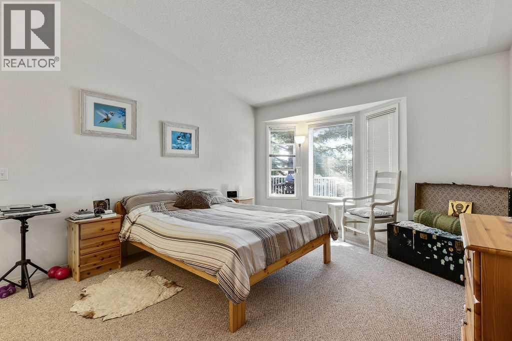 Single Family House for Sale in  Sierra Morena Green SW Signal Hill Calgary 