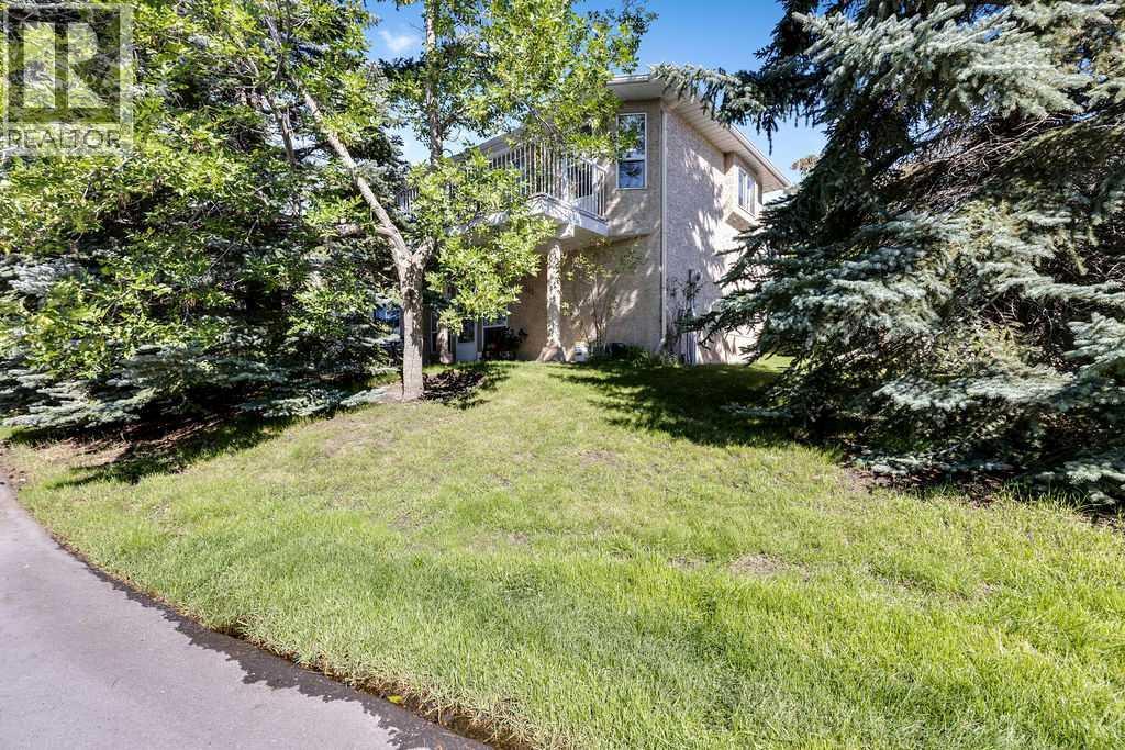 Single Family House for Sale in  Sierra Morena Green SW Signal Hill Calgary 