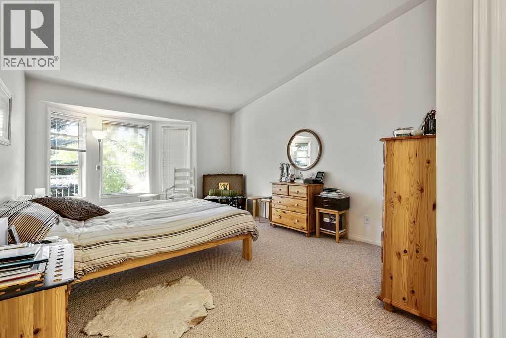 Single Family House for Sale in  Sierra Morena Green SW Signal Hill Calgary 