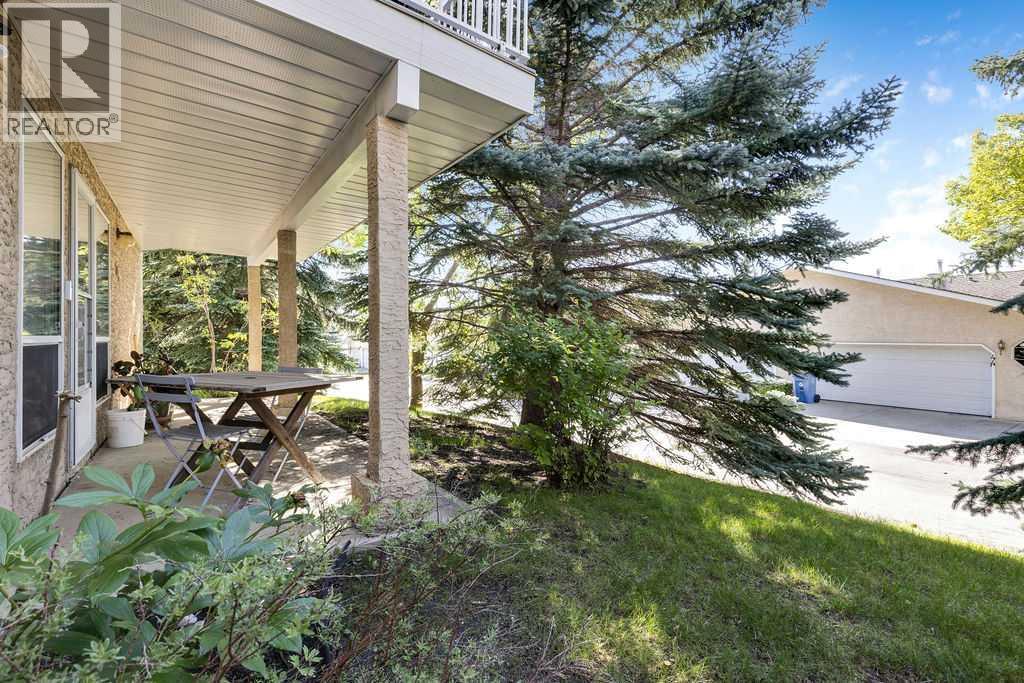 Single Family House for Sale in  Sierra Morena Green SW Signal Hill Calgary 