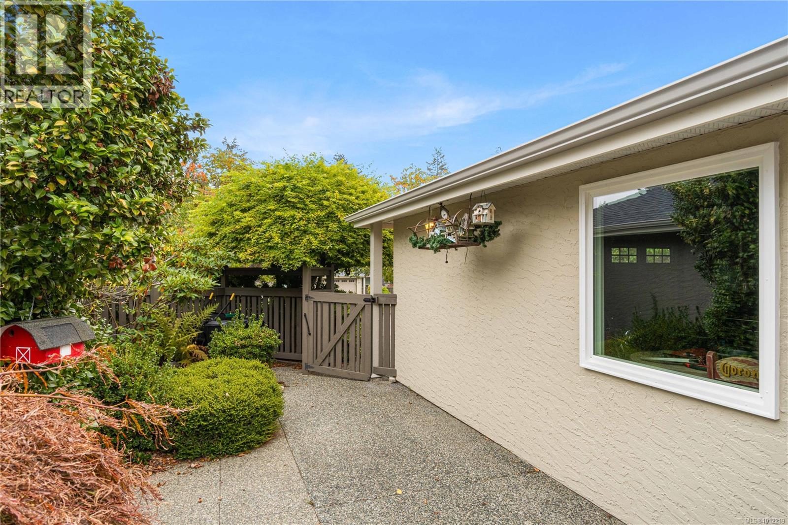 Photo 9 of 23 2655 Andover Rd, Nanoose Bay BC