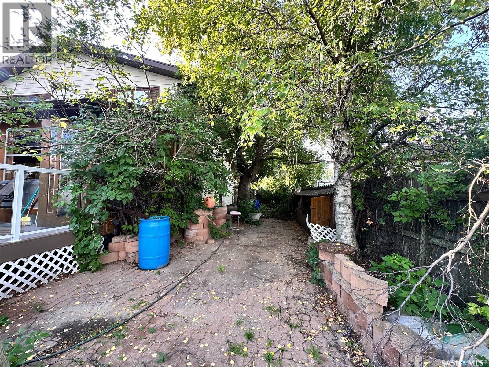 209 5th AVENUE E — photo 16