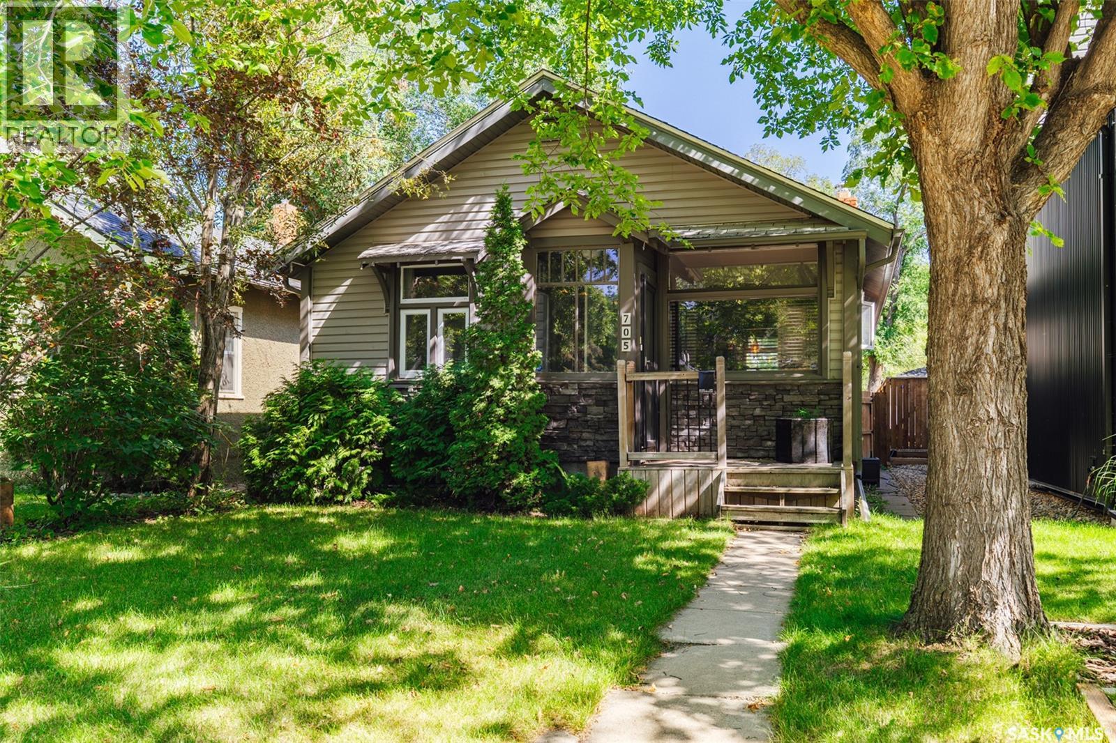 Photo 1 of 705 Albert Avenue, Saskatoon SK