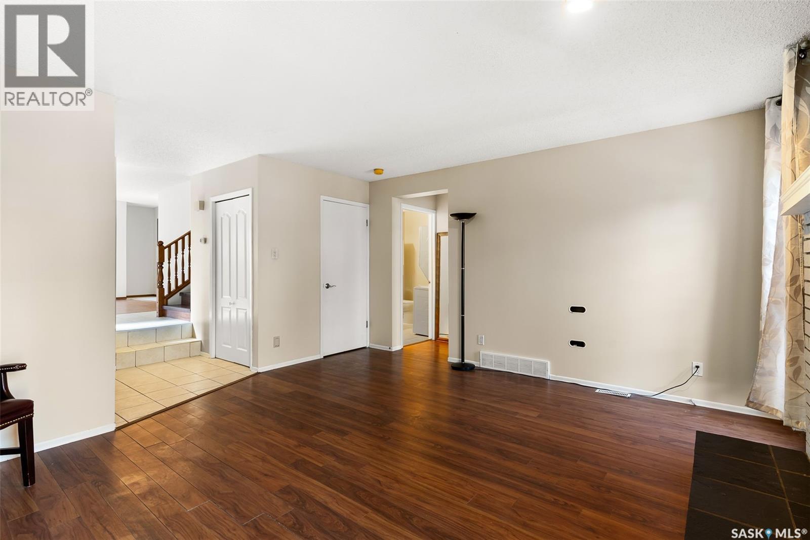 Photo 14 of 1726 Boyd Street E, Regina SK