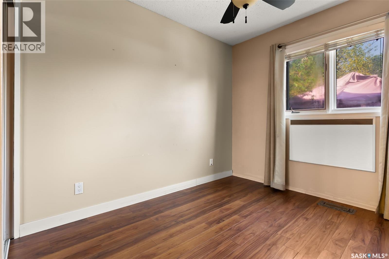 Photo 15 of 1726 Boyd Street E, Regina SK