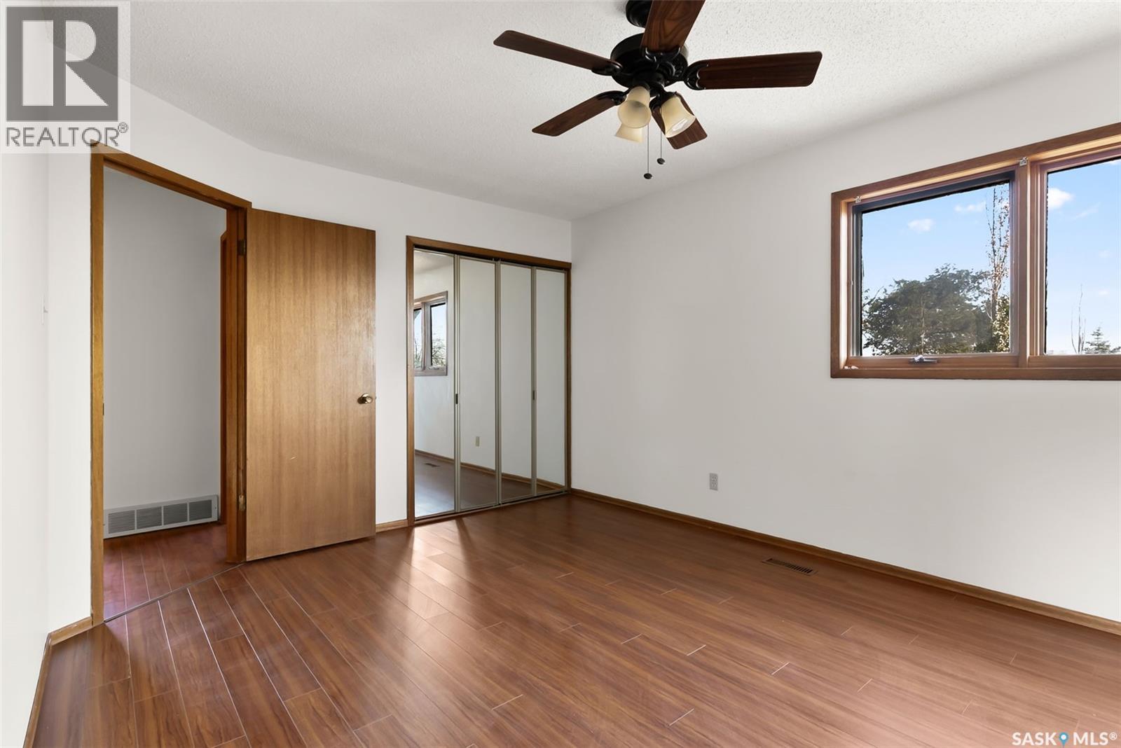 Photo 19 of 1726 Boyd Street E, Regina SK