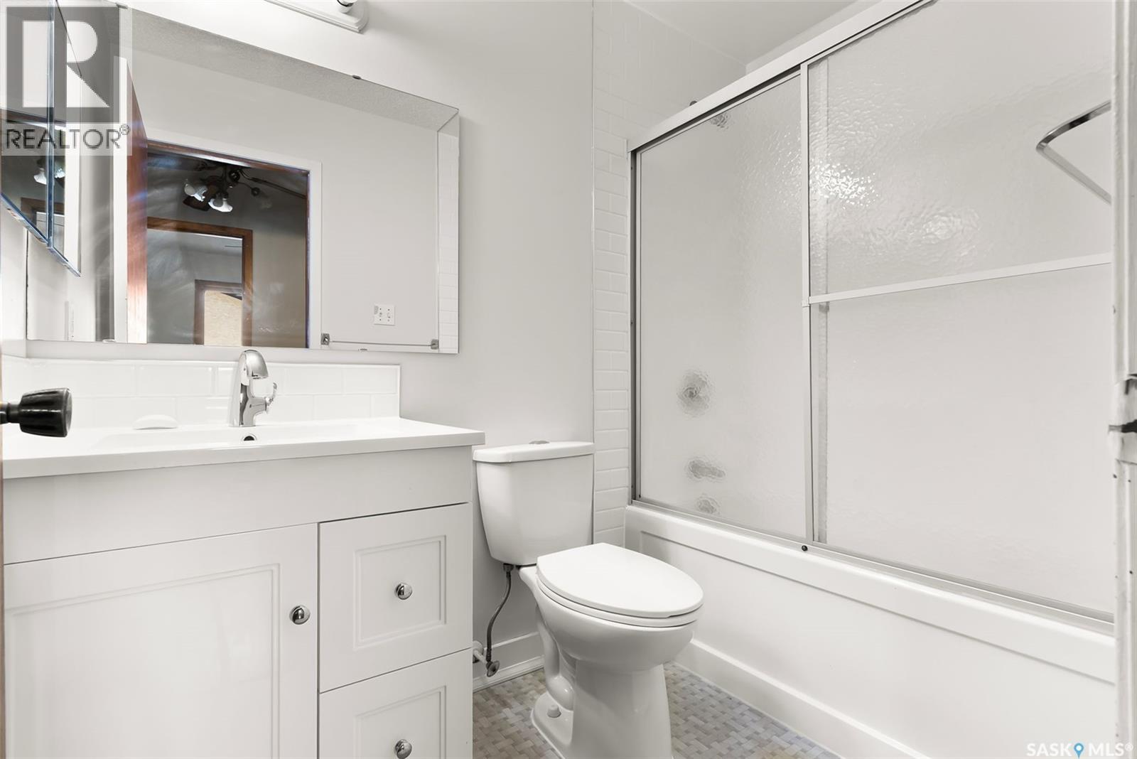 Photo 22 of 1726 Boyd Street E, Regina SK