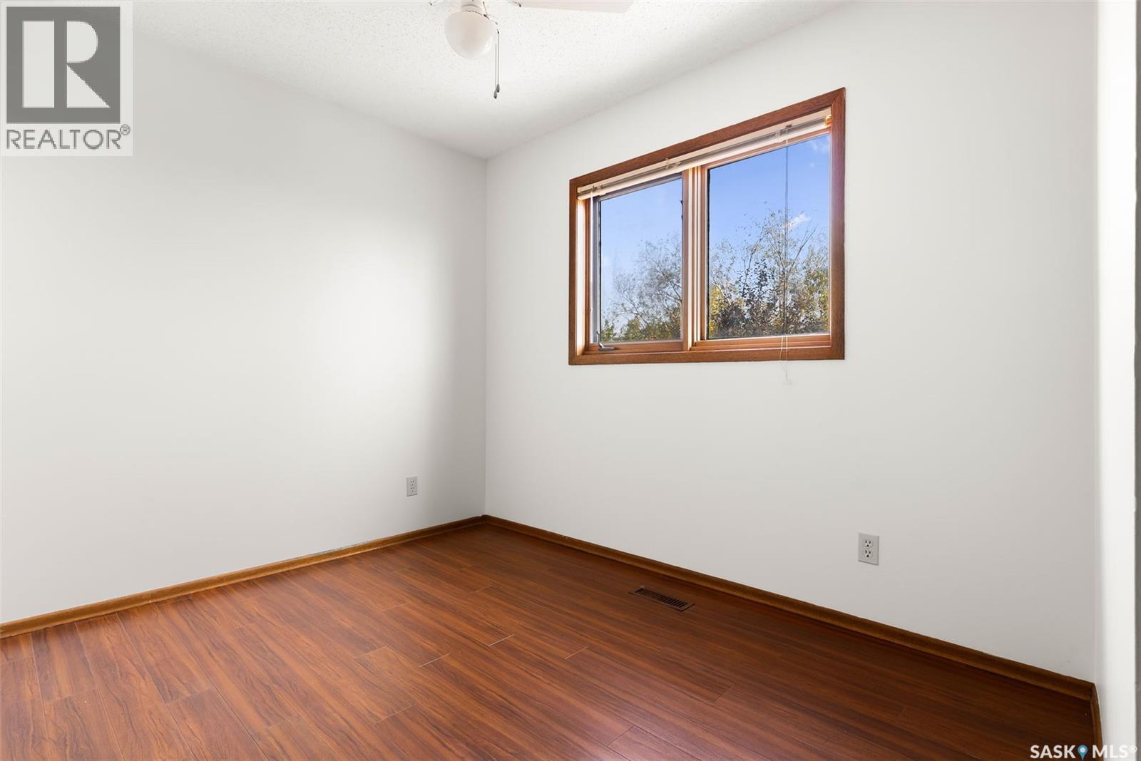 Photo 23 of 1726 Boyd Street E, Regina SK