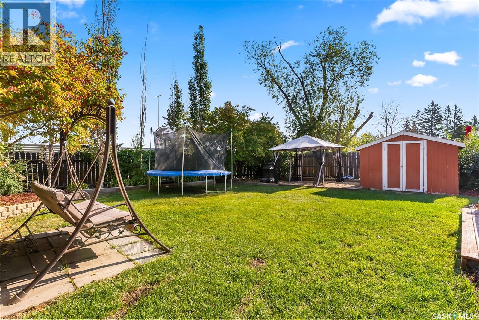Photo 34 of 1726 Boyd Street E, Regina SK
