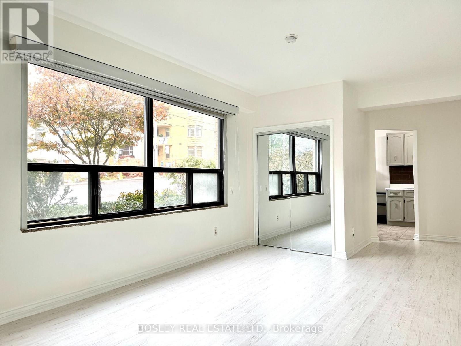 Photo 17 of 108 740 Eglinton Avenue W, Toronto ON